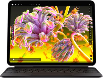 iPad Pro exécutant une app à graphismes sophistiqués pour mettre en avant les performances de la puce Apple M4